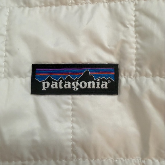 Patagonia Women's White Nano Puffer Jacket - Picture 2 of 6